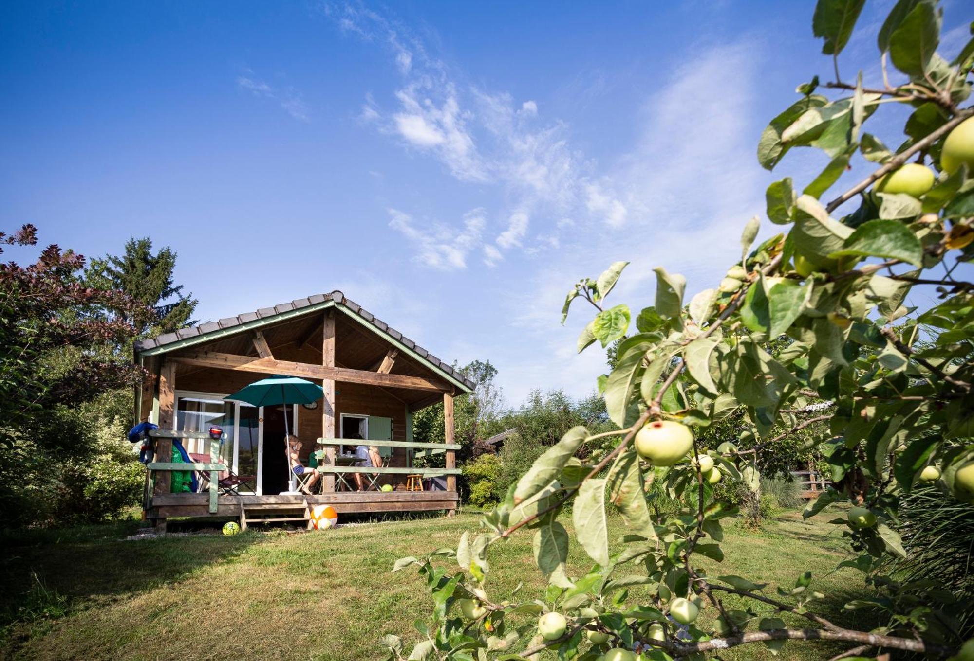 Huttopia Lac D'Aiguebelette Saint-Alban-de-Montbel Exterior foto