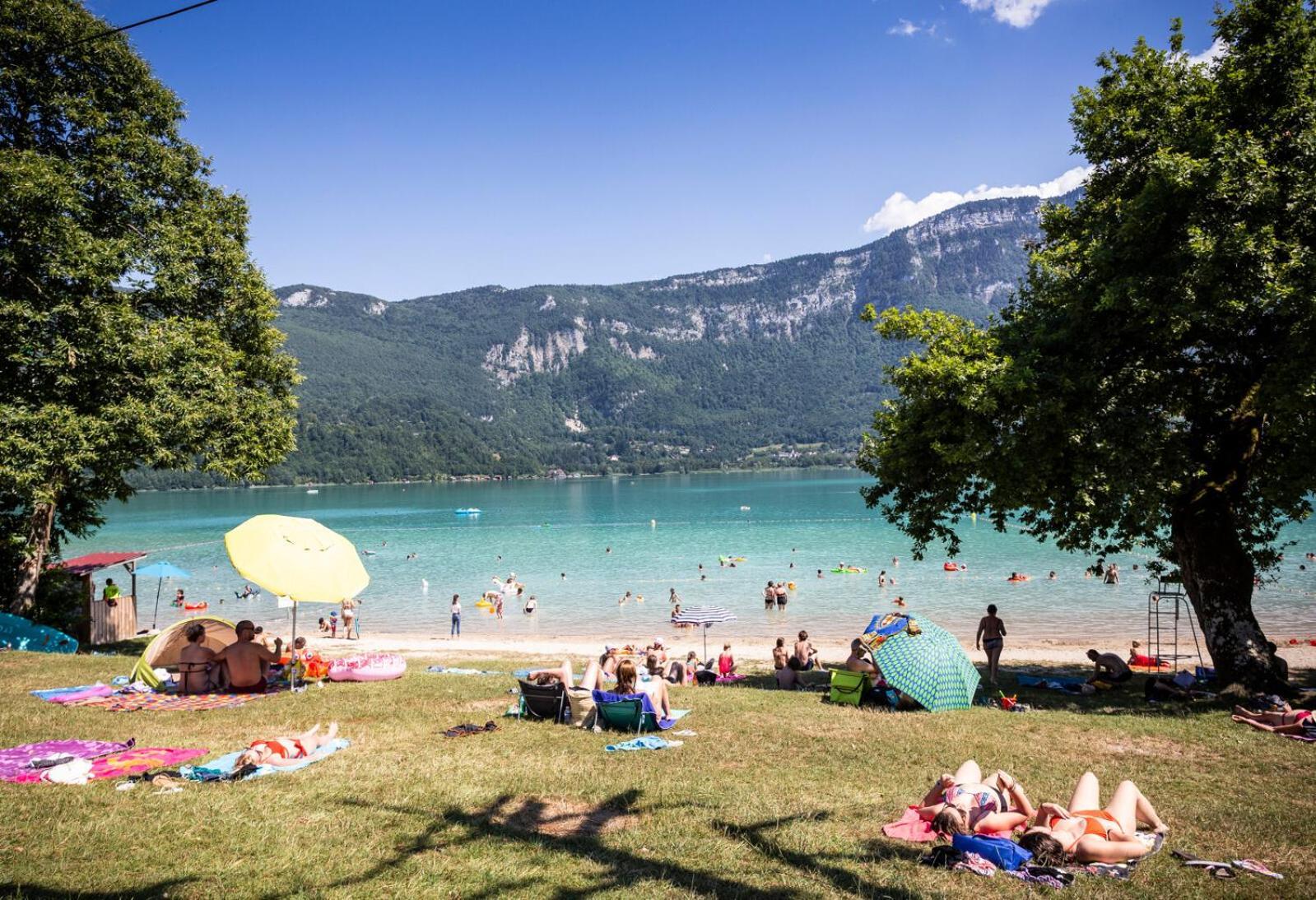 Huttopia Lac D'Aiguebelette Saint-Alban-de-Montbel Exterior foto